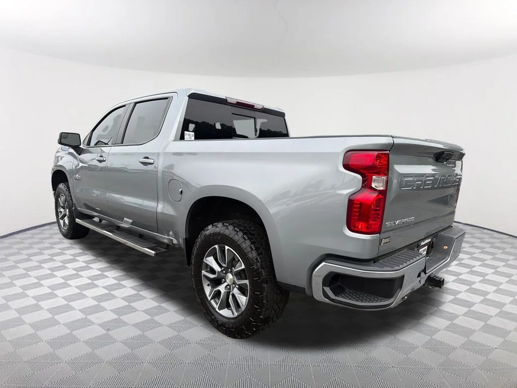 Used 2024 Gray Chevrolet LT image 7