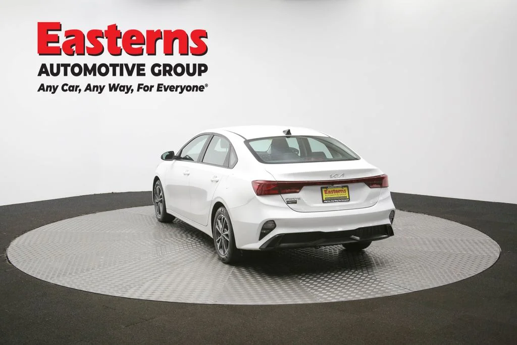 Used 2022 White Kia LXS image 60