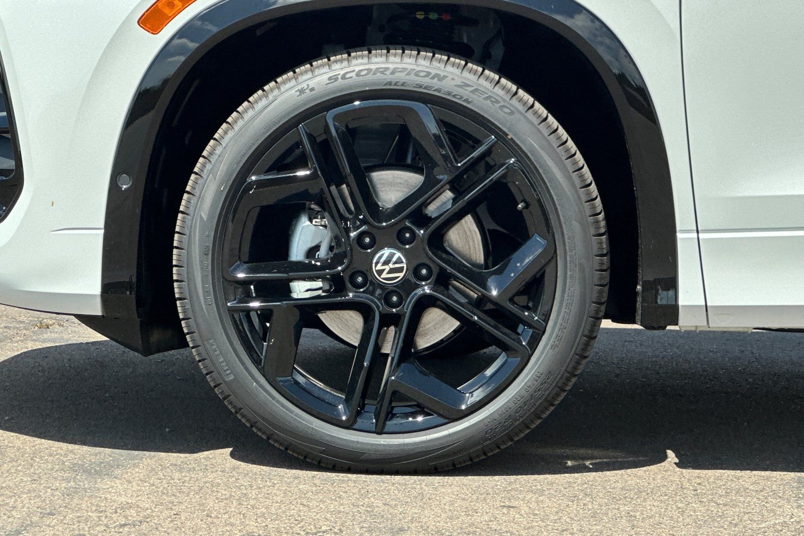 New 2026  Volkswagen 2.0T SE R-Line Black image 25