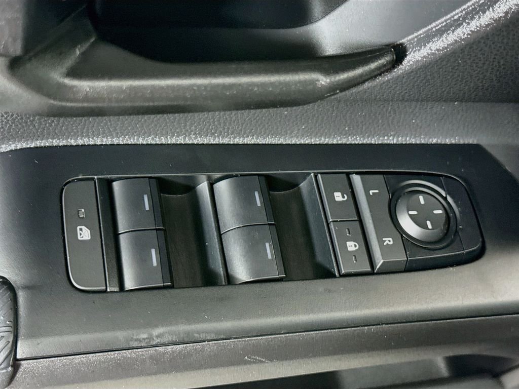 Used 2025 Ice Cap Toyota SR5 image 19