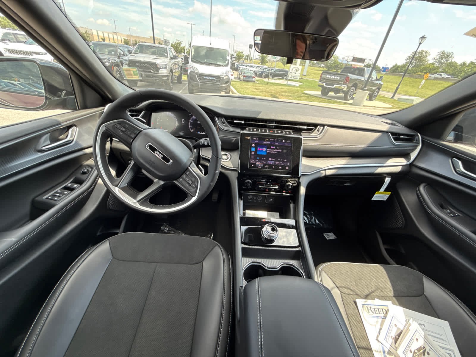 2025 Jeep Grand Cherokee L Altitude - Photo 16