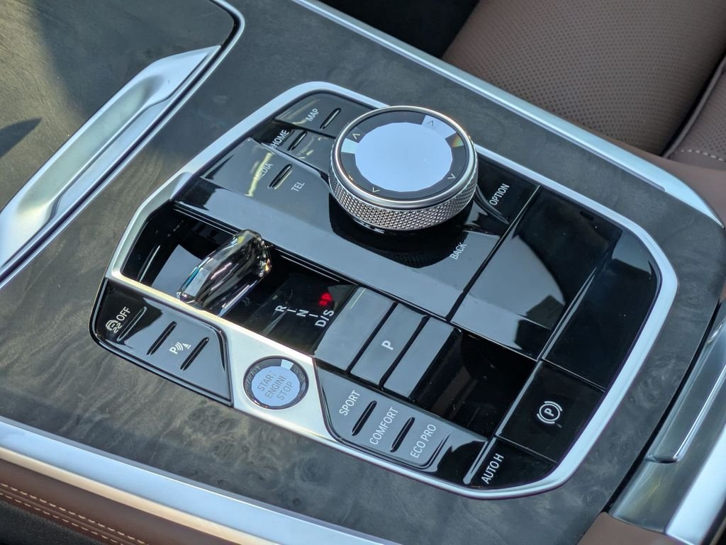 New 2026 Alpine White BMW sDrive40i image 21