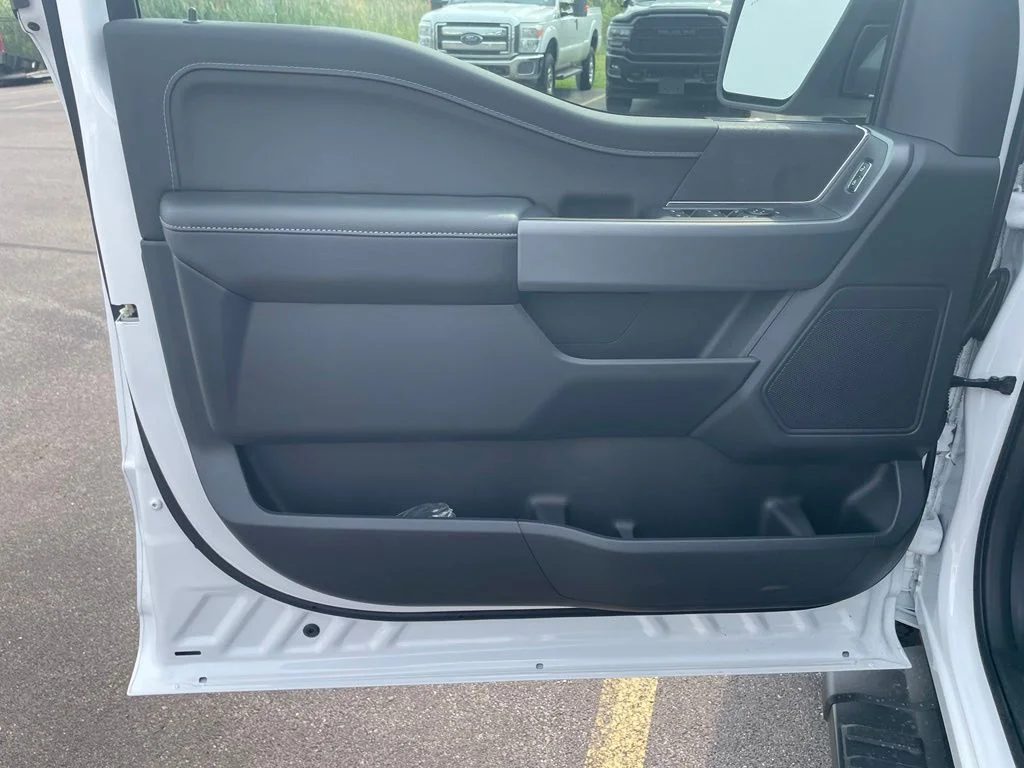 New 2026 Oxford White Ford XLT image 10