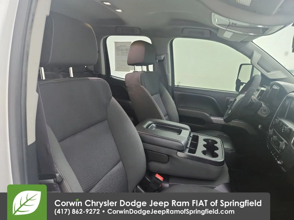 Used 2017 White Chevrolet LT image 31