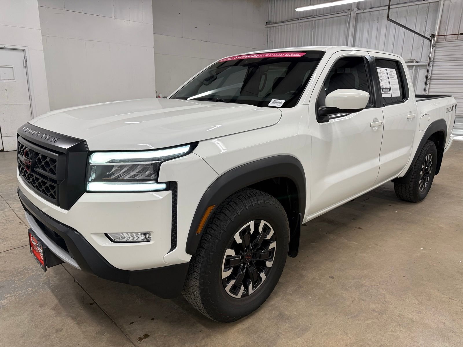 Used 2024 White Nissan PRO-X image 3