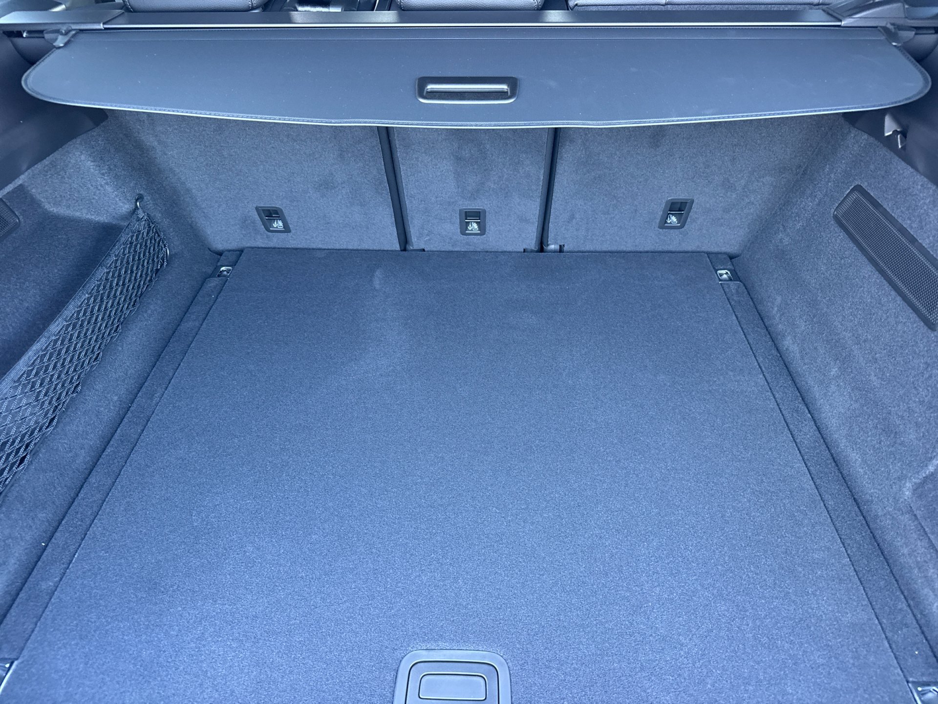 New 2026 Vanadium Grey Metallic Porsche Cayenne (AWD) image 25
