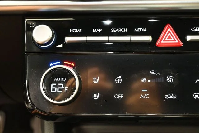 Used 2025 Green Hyundai Limited image 23