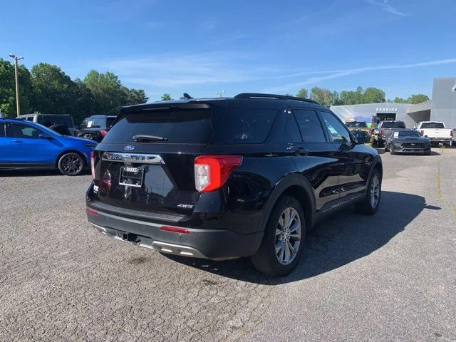 Used 2023 Agate Black Metallic Ford XLT image 9
