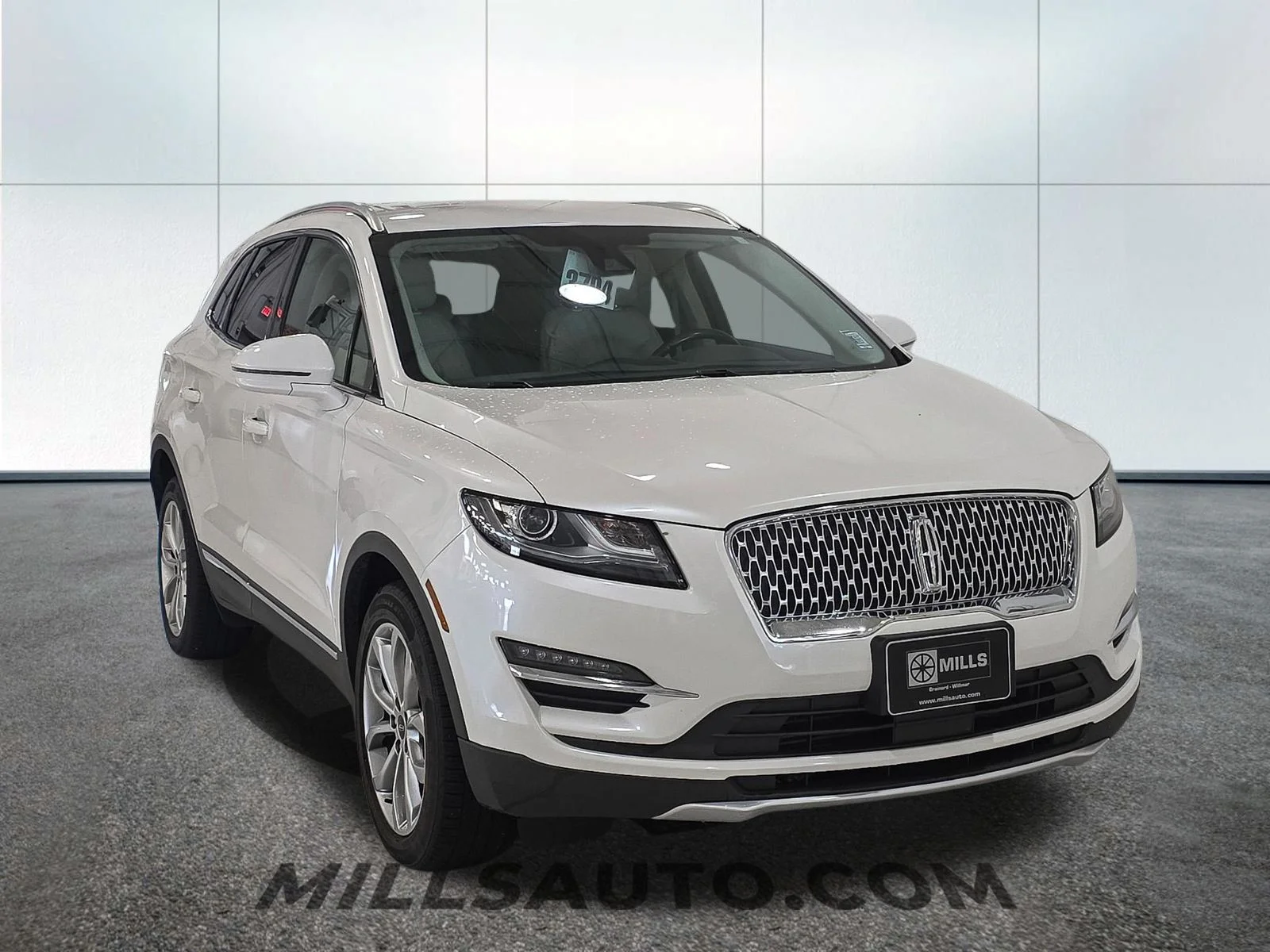 Used 2019 White Lincoln Select image 11