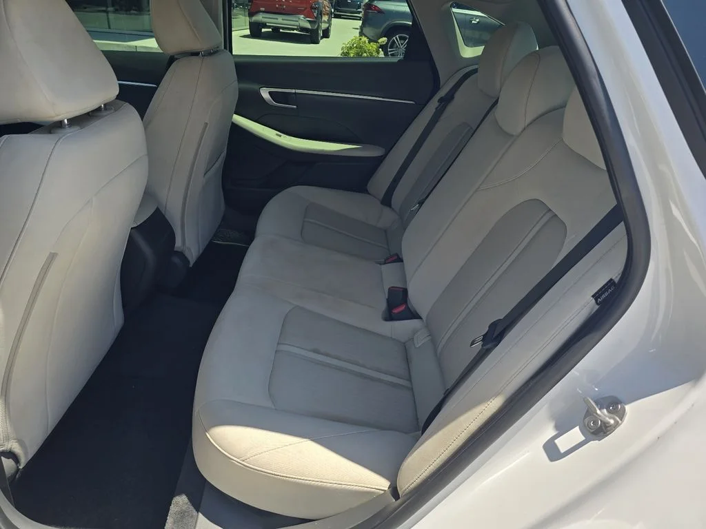 Used 2025 Serenity White Hyundai SE image 10