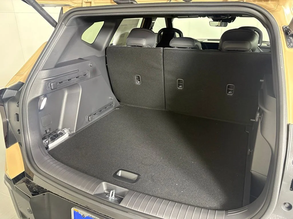 New 2027 Brown Kia X-Line S image 18