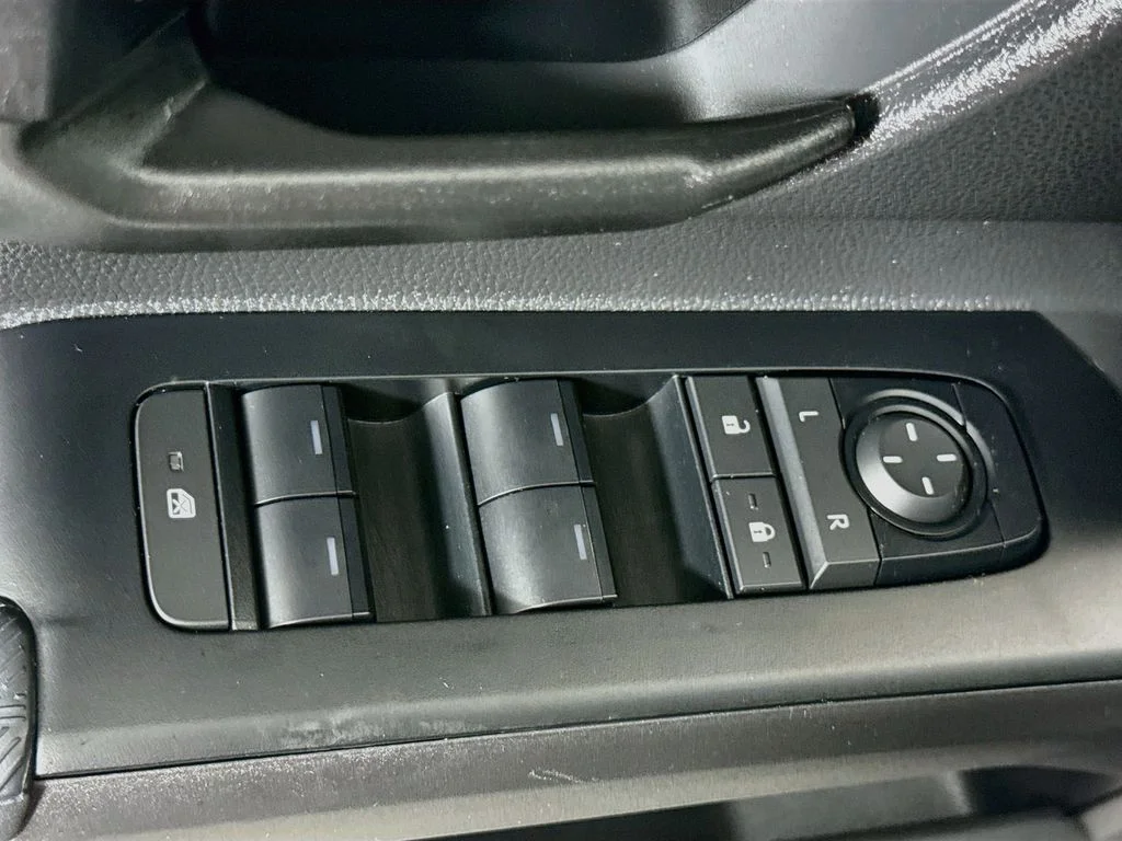 Used 2025 Ice Cap Toyota SR5 image 19