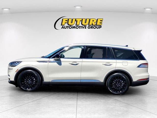 Used 2023 White Lincoln Reserve image 7
