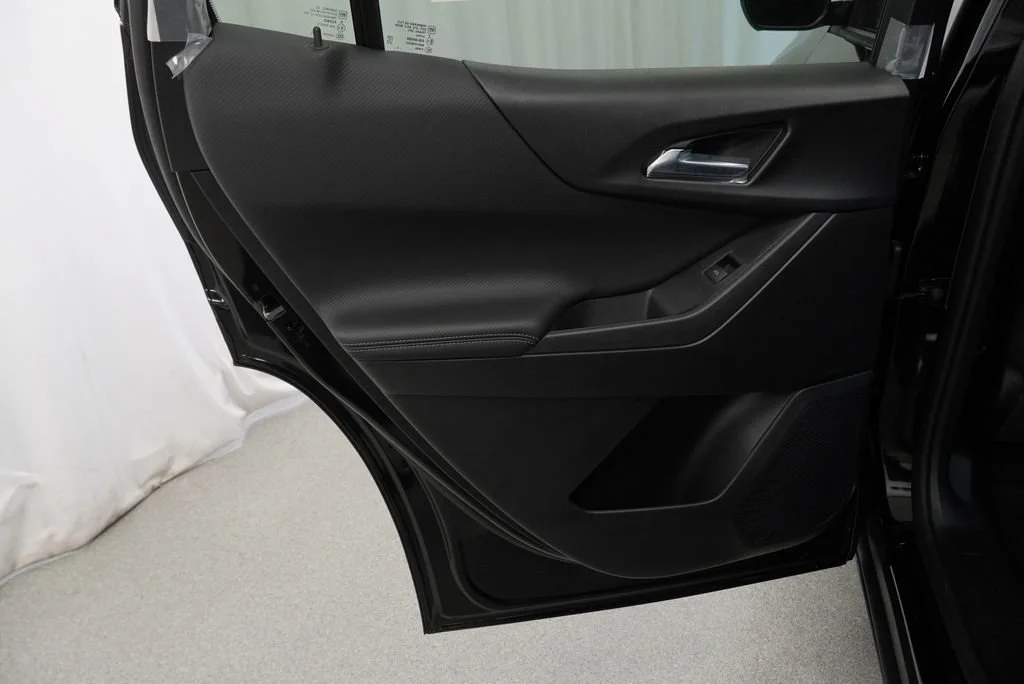 New 2027 Mosaic Black Metallic Chevrolet LT image 23