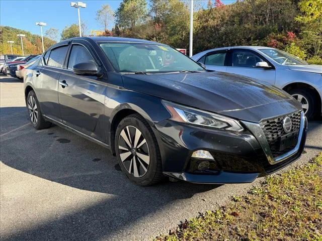 Used 2019 Storm Blue Metallic Nissan 2.5 SV image 12