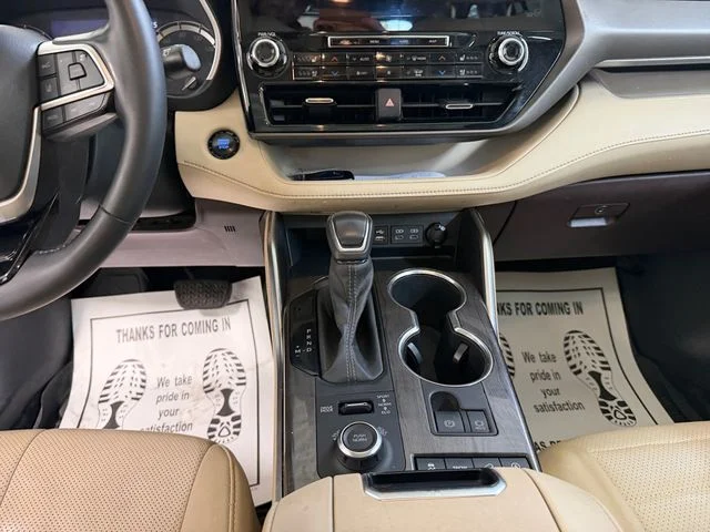 2022 Toyota Highlander Limited - Photo 11