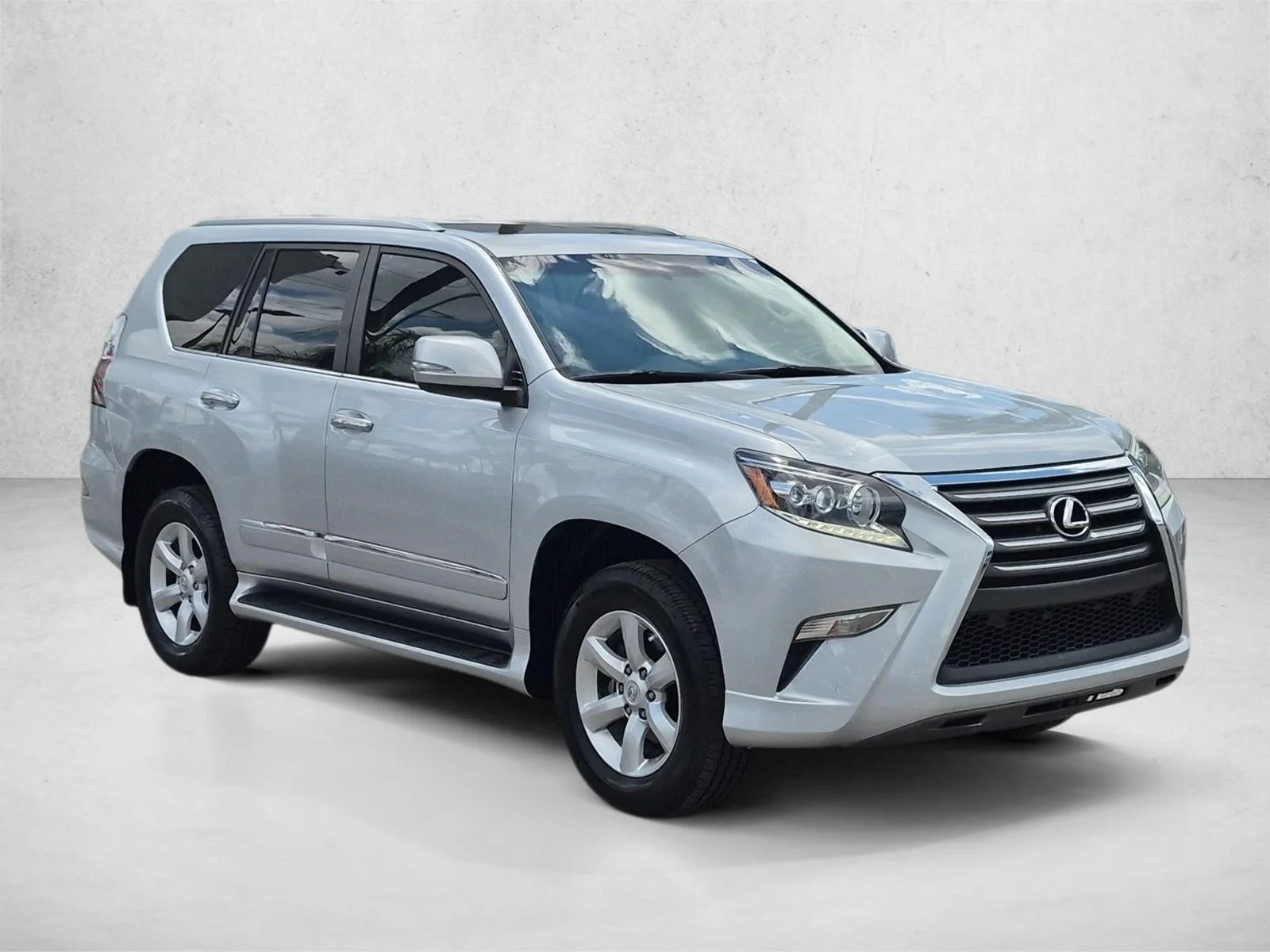 Used 2018 Silver Lining Metallic Lexus GX 460 image 3