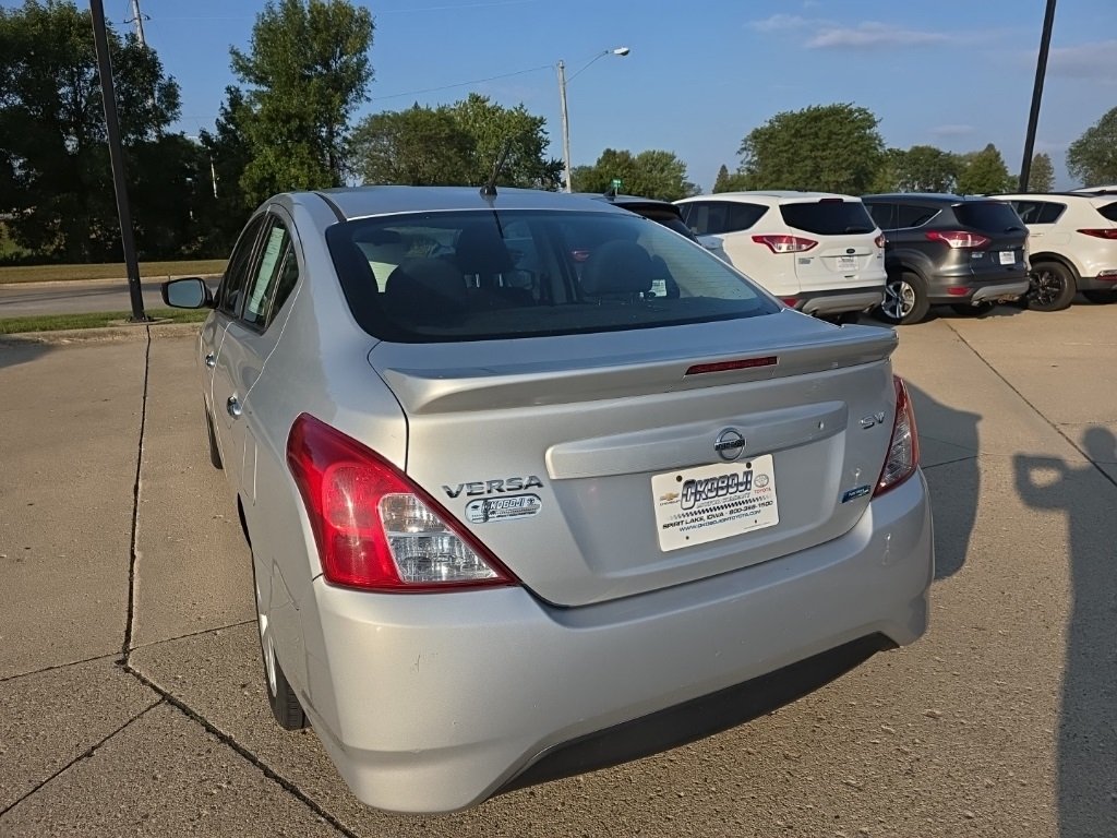 2016 Nissan Versa 1.6 SV photo 4