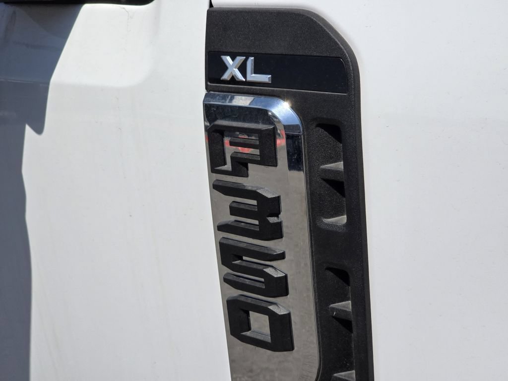 New 2026 Oxford White Ford XL image 25