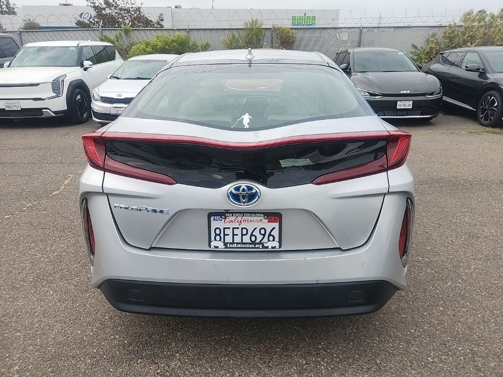 Used 2018 Silver Toyota Plus image 12