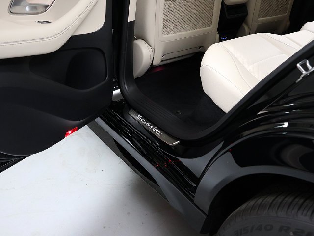 Certified Used 2026 Black Mercedes-Benz GLE 350 image 31