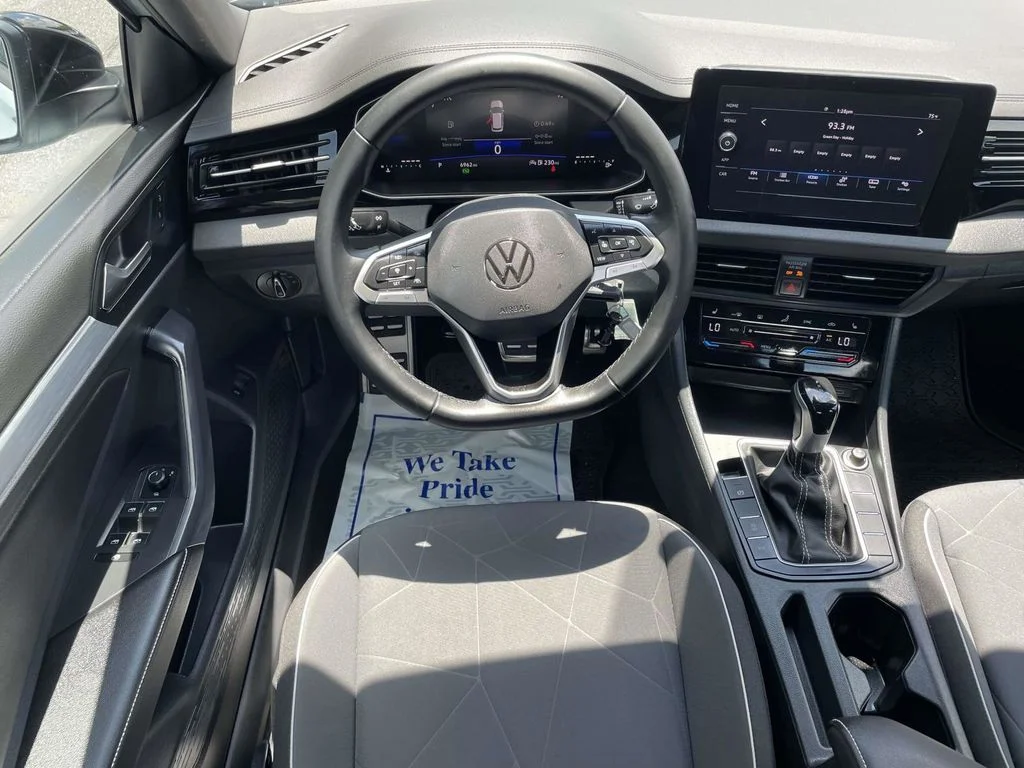 Used 2025 Gray Volkswagen 1.5T Sport image 21