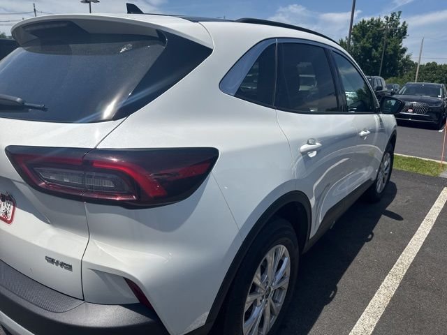 Used 2023 White Ford Active image 3
