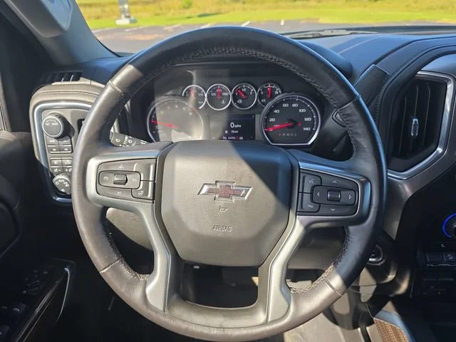 Used 2021 SHADOW GRAY METALLIC Chevrolet LT Trail Boss image 17