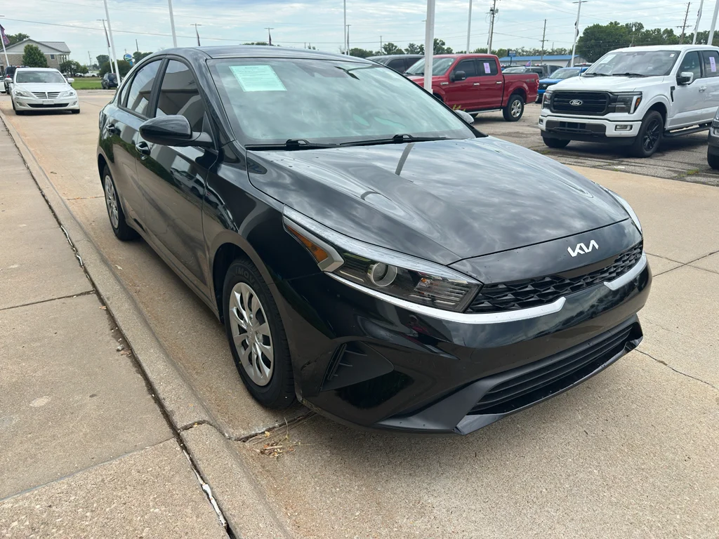 Used 2024 Aurora Black Kia LX image 29