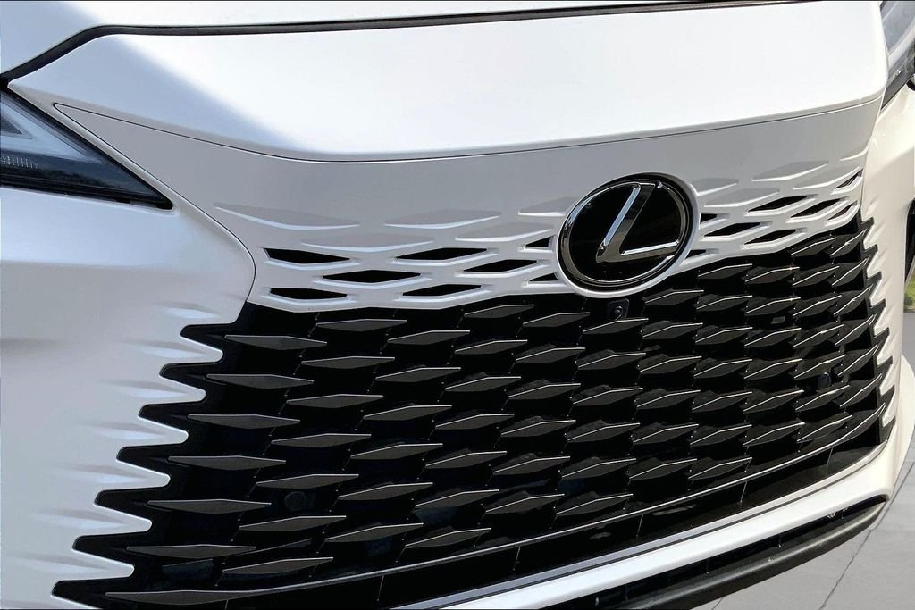 Used 2024 White Lexus 350 Premium image 32