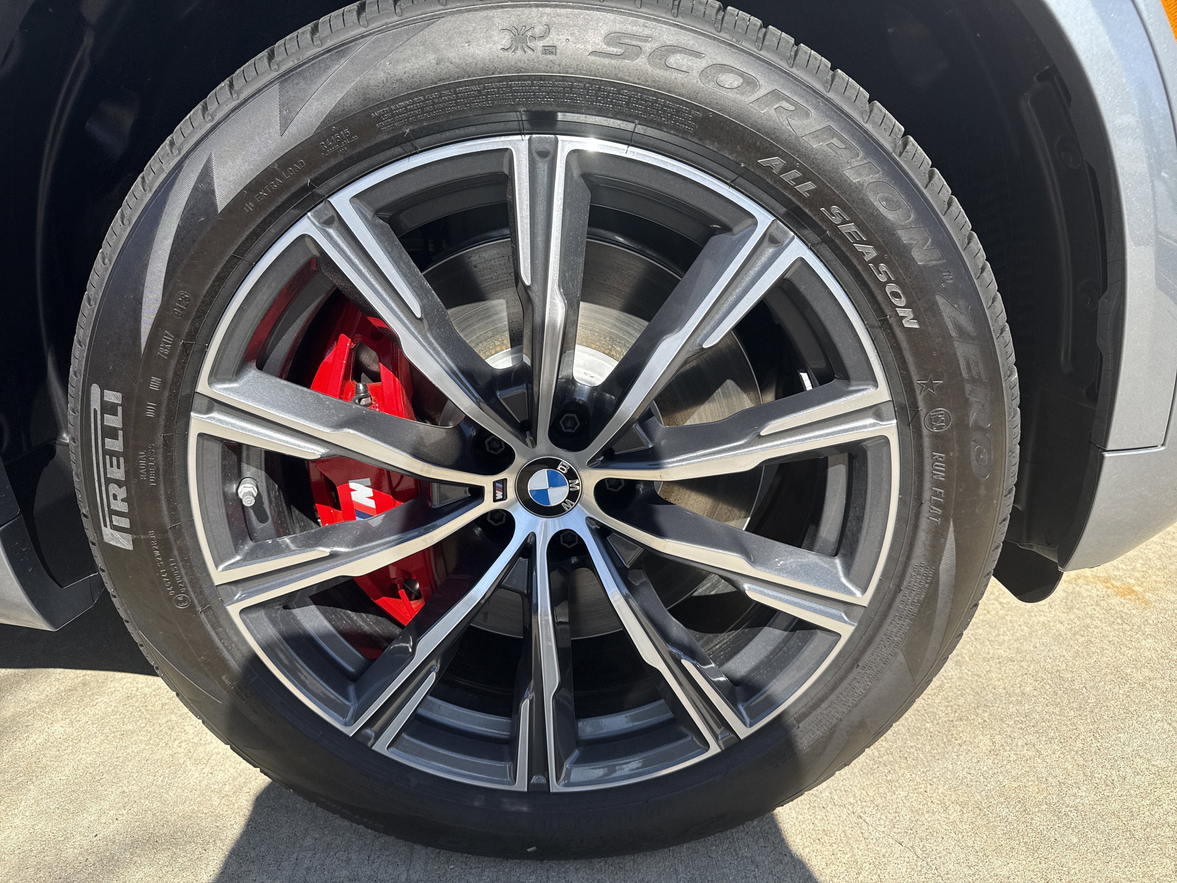 New 2026 0C4W Skyscraper Grey Metallic BMW xDrive50e image 28