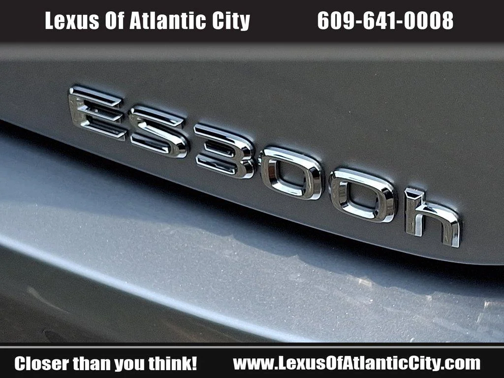 Certified Used 2025 Iridium Lexus ES 300h image 33