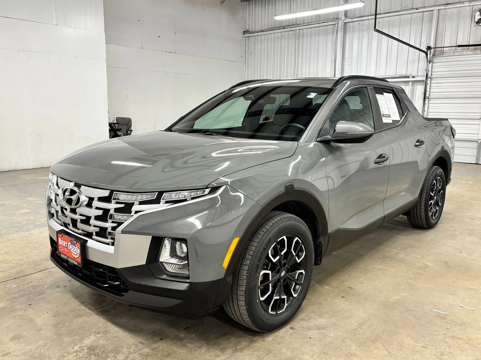 Used 2023 Gray Hyundai SEL image 3