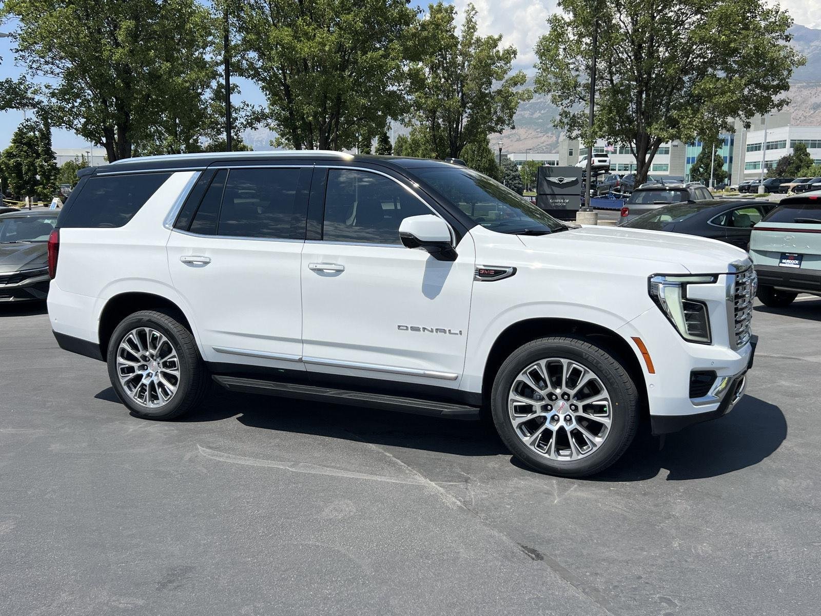 2025 GMC Yukon Denali - Photo 13