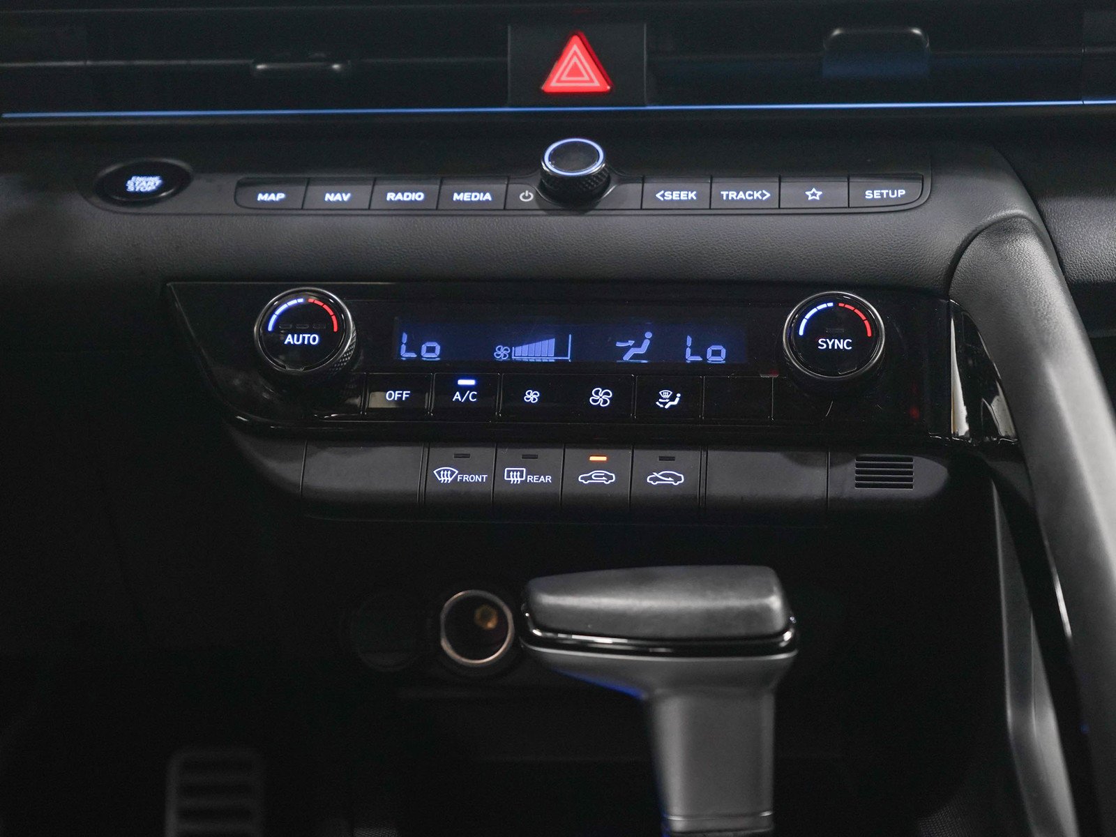 2025 Hyundai Elantra Blue - Photo 18