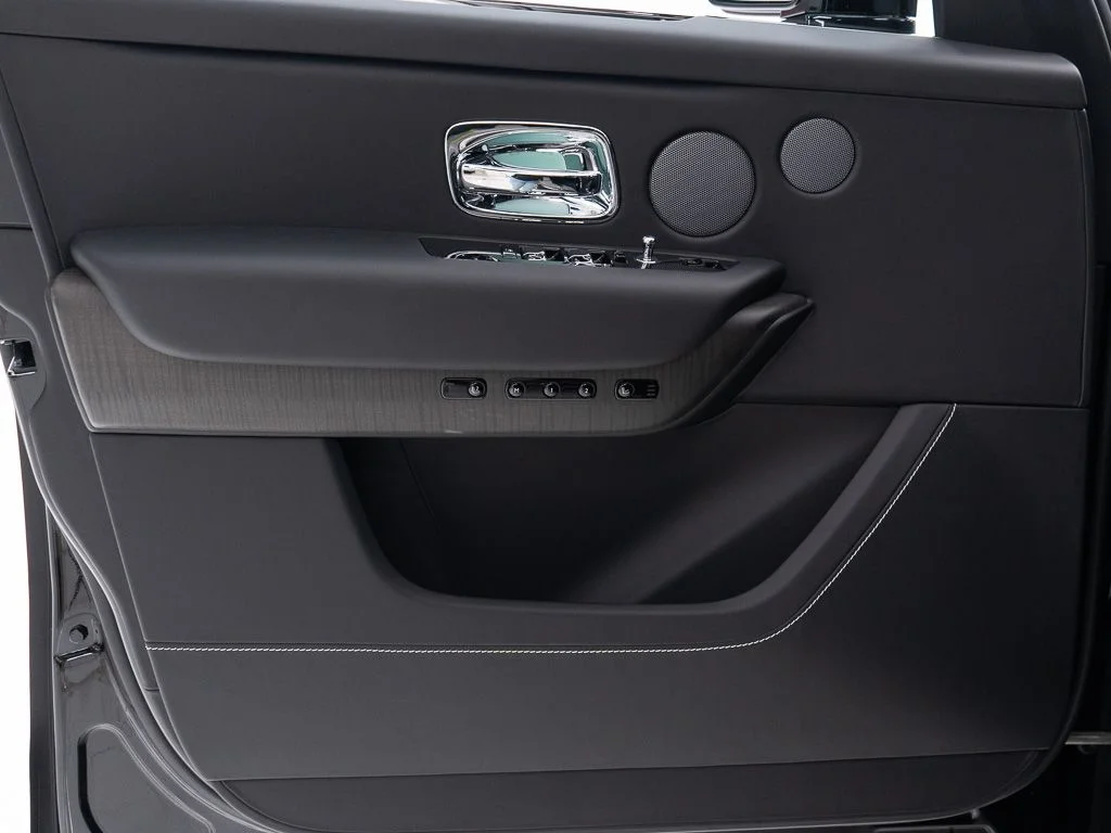 New 2027 Black Diamond Rolls-Royce  image 12