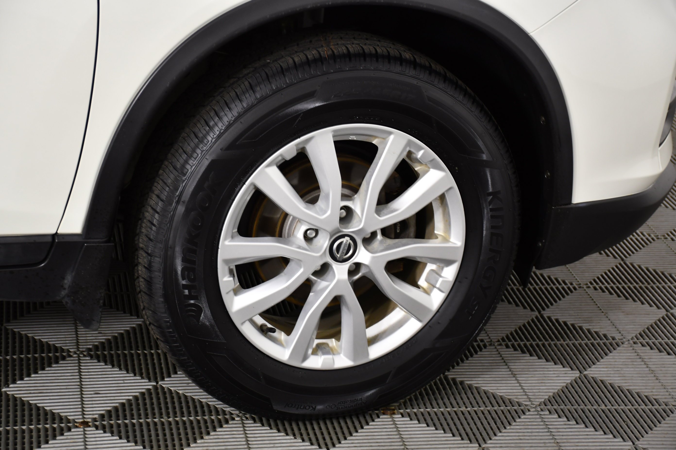 Used 2017 Pearl White Nissan SV image 52