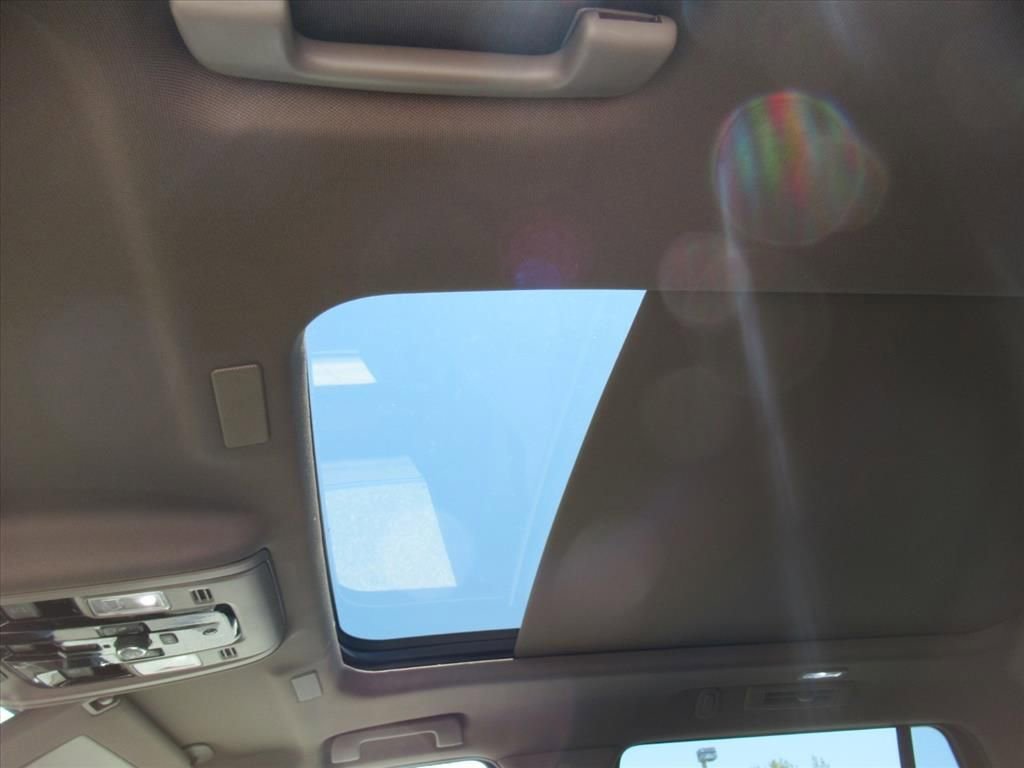 2026 GMC Yukon Denali - Photo 19