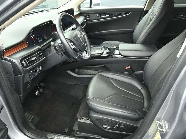 Used 2022 Silver Lincoln Reserve image 10