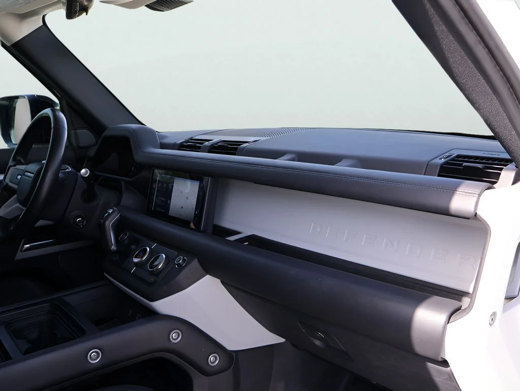 Used 2020 Fuji White Land Rover HSE image 9