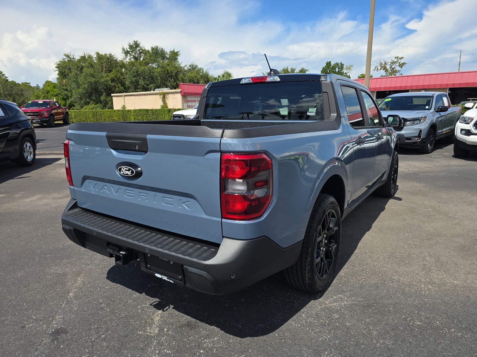 New 2025 Azure Gray Metallic Tri-Coat Ford XLT image 4
