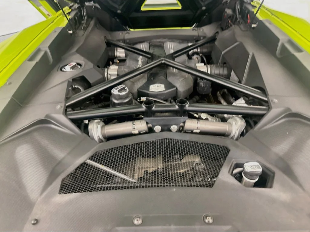 Used 2019  Lamborghini Base image 31