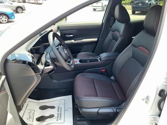 2025 Nissan Kicks SR - Photo 11