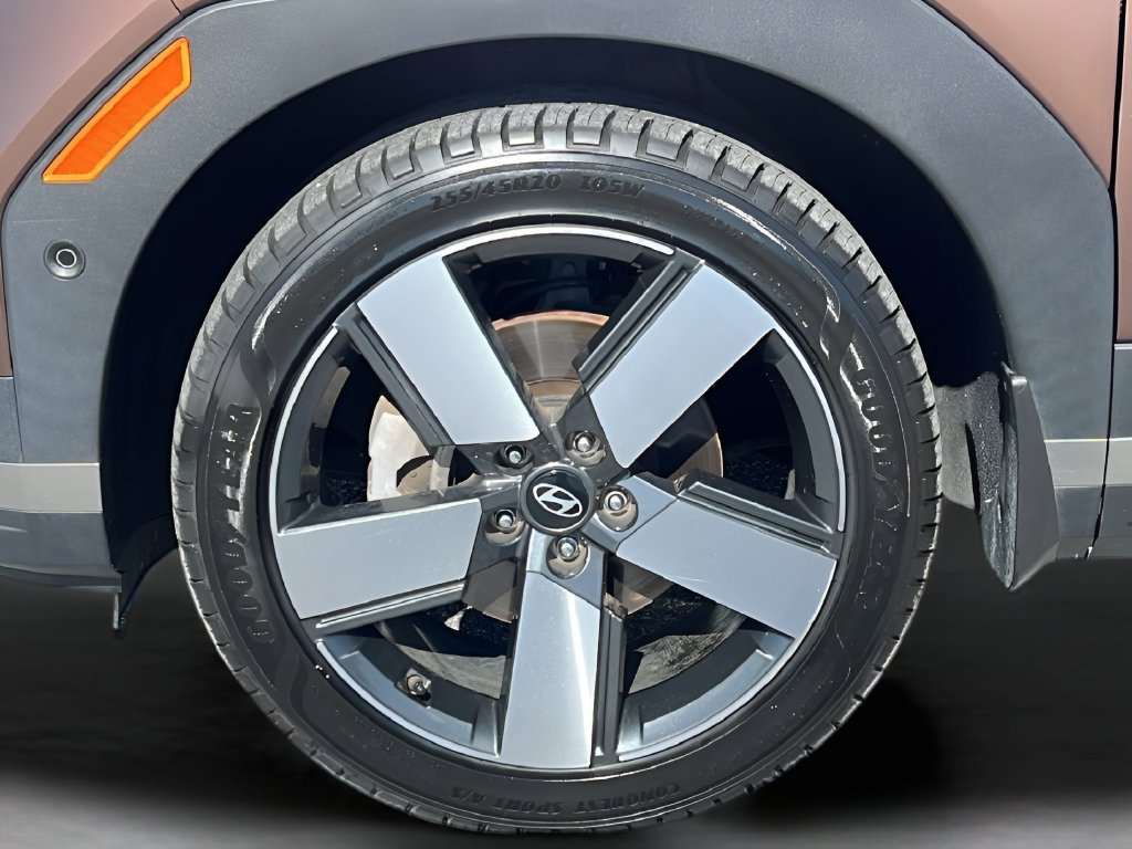 Used 2024  Hyundai Limited image 27