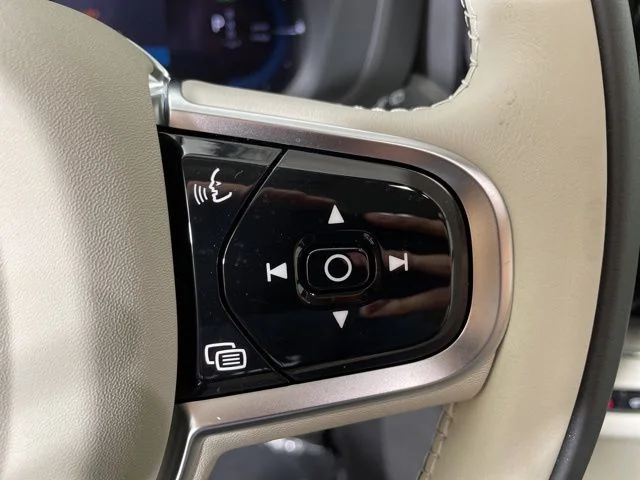 Certified Used 2025 Crystal White Volvo Plus image 28
