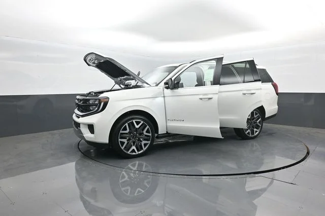 New 2026 Star White Metallic Tri-Coat Ford Platinum® image 44