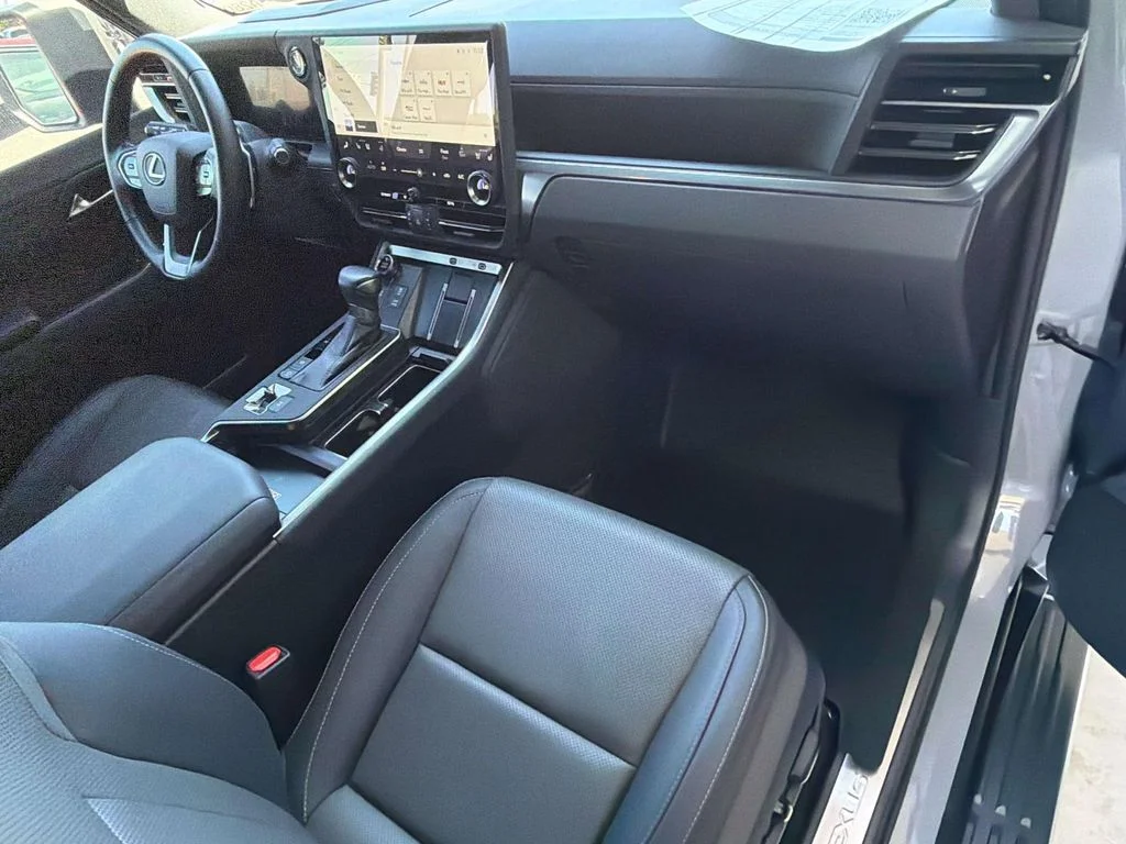 Used 2024 Incognito Lexus Premium+ image 39