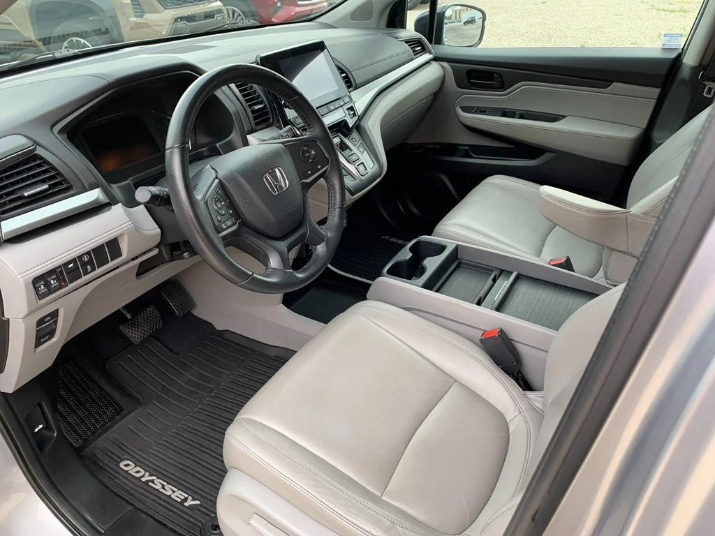 Used 2022 Silver Honda EX-L image 11