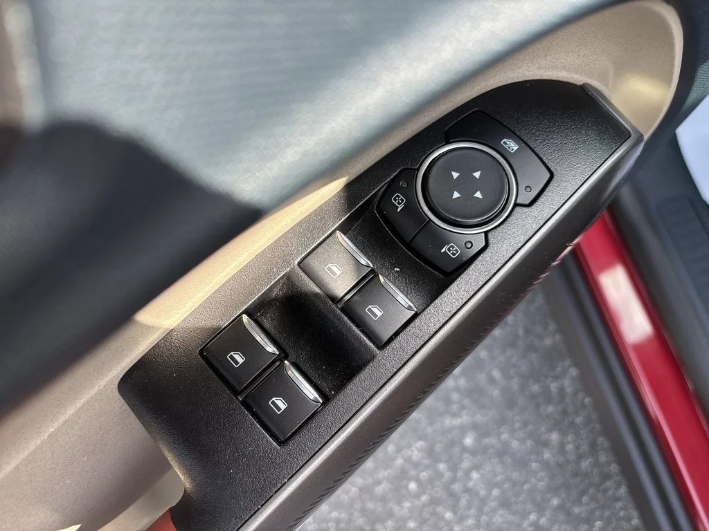 Used 2025 Red Ford Lariat image 15