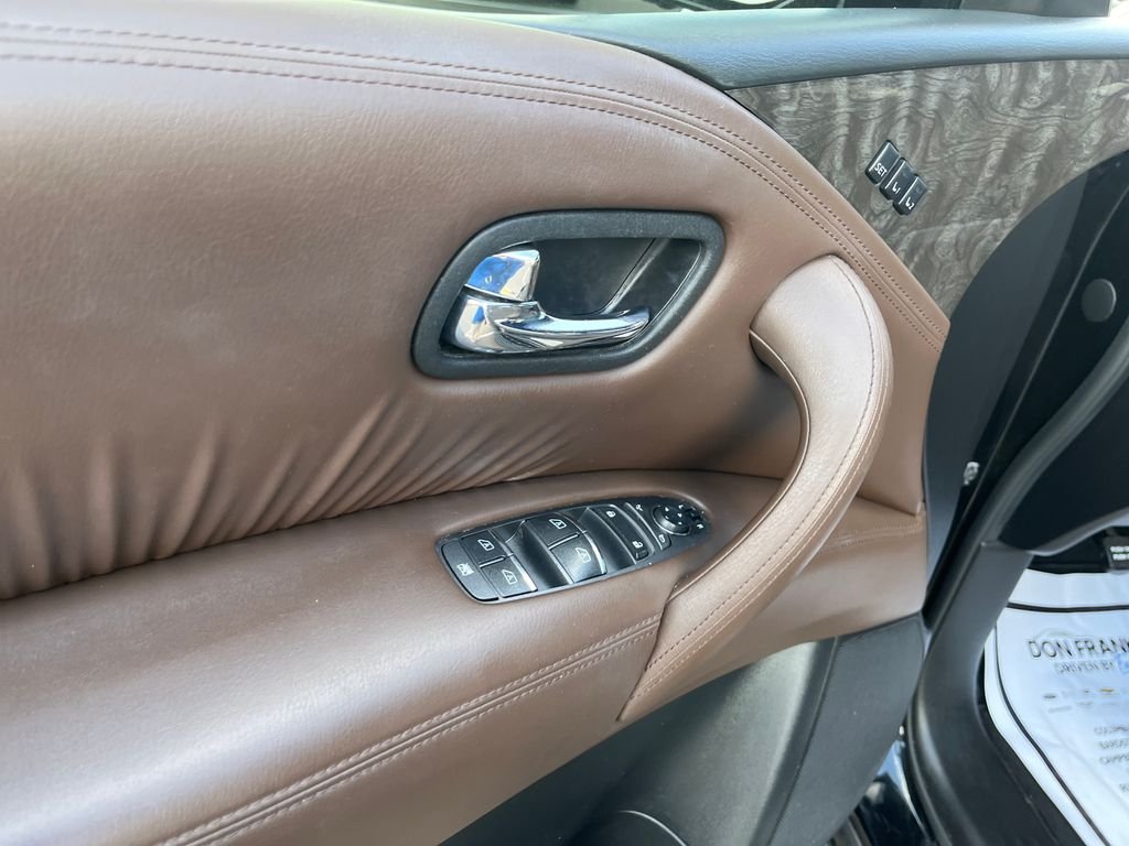 Used 2021 Black Nissan Platinum image 10